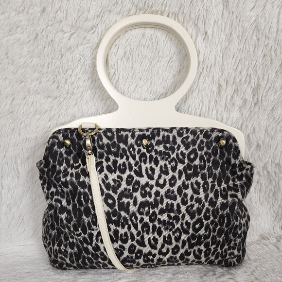 Deesigns by Dee Ocleppo Wooden Handle Animal Print Bag - Picture 4 of 10